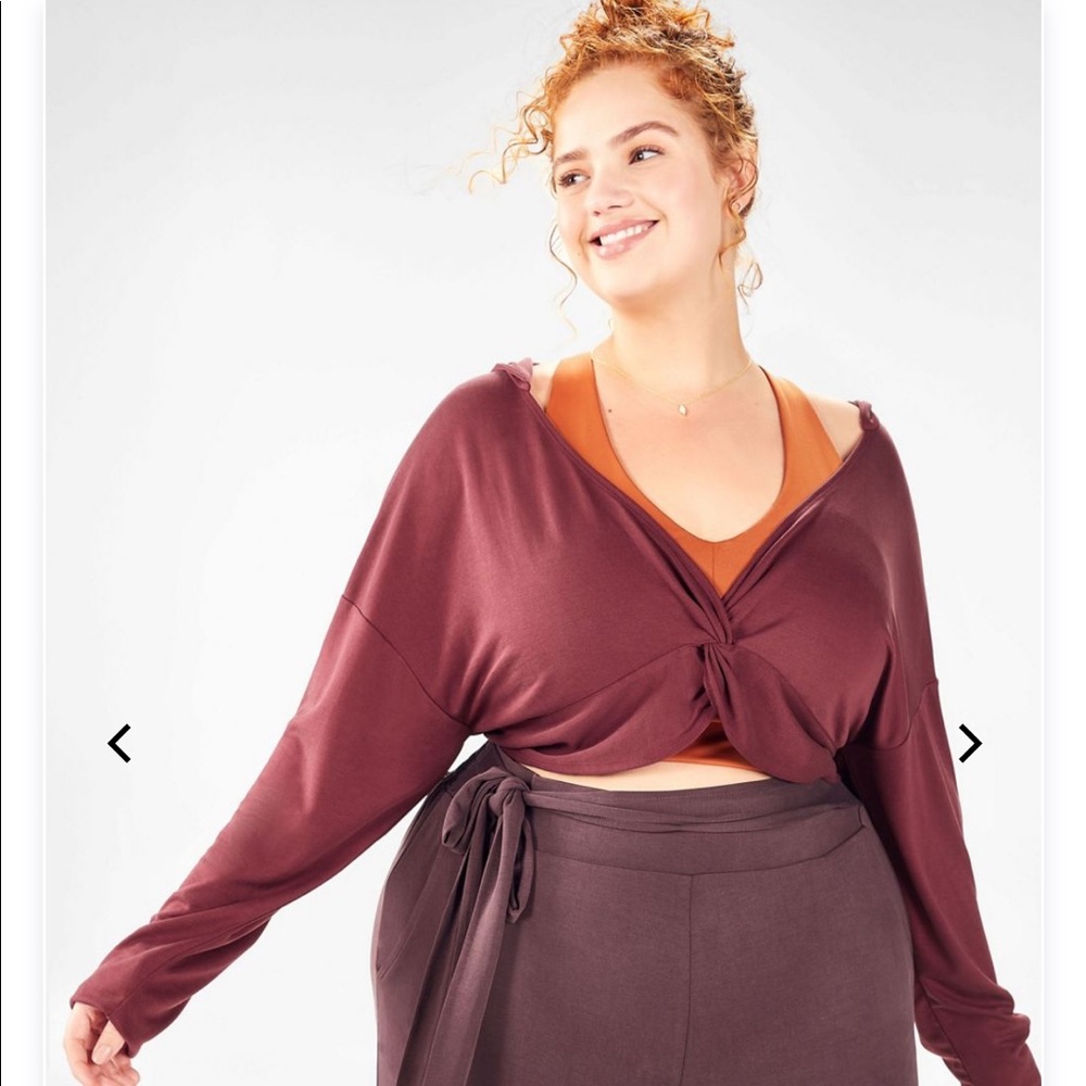 Fabletics sports bra + light weight crop hoodie